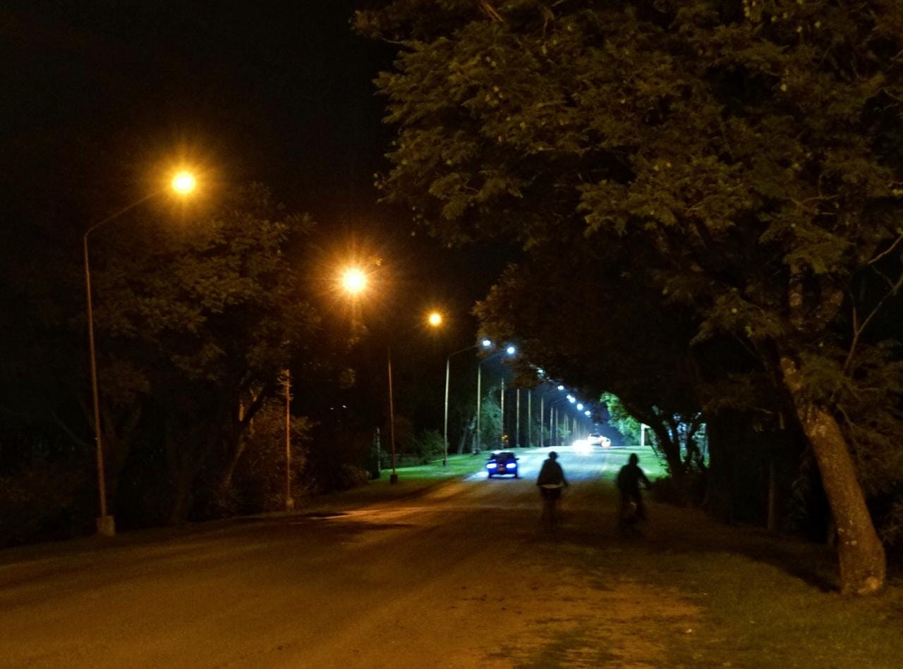 Avanza el cambio de luminarias led en el ingreso de la ciudad