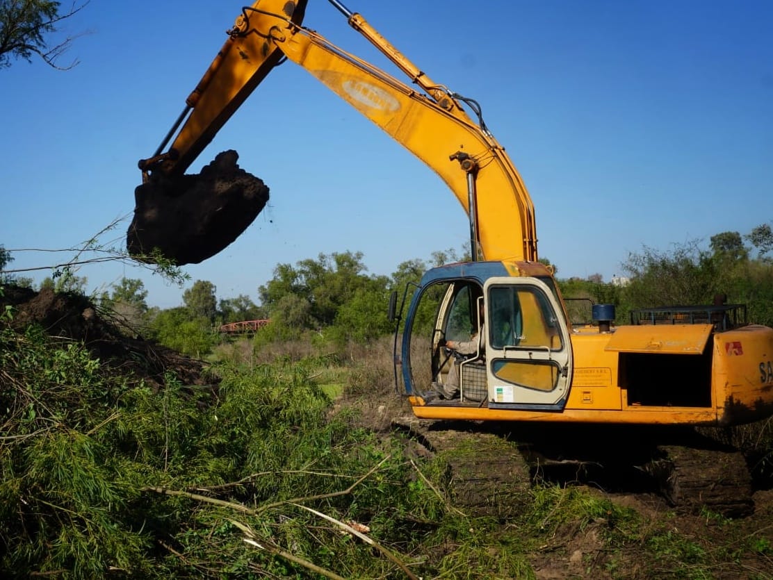 Comenzaron las obras en el cauce del Arroyo Cabayú Cuatiá