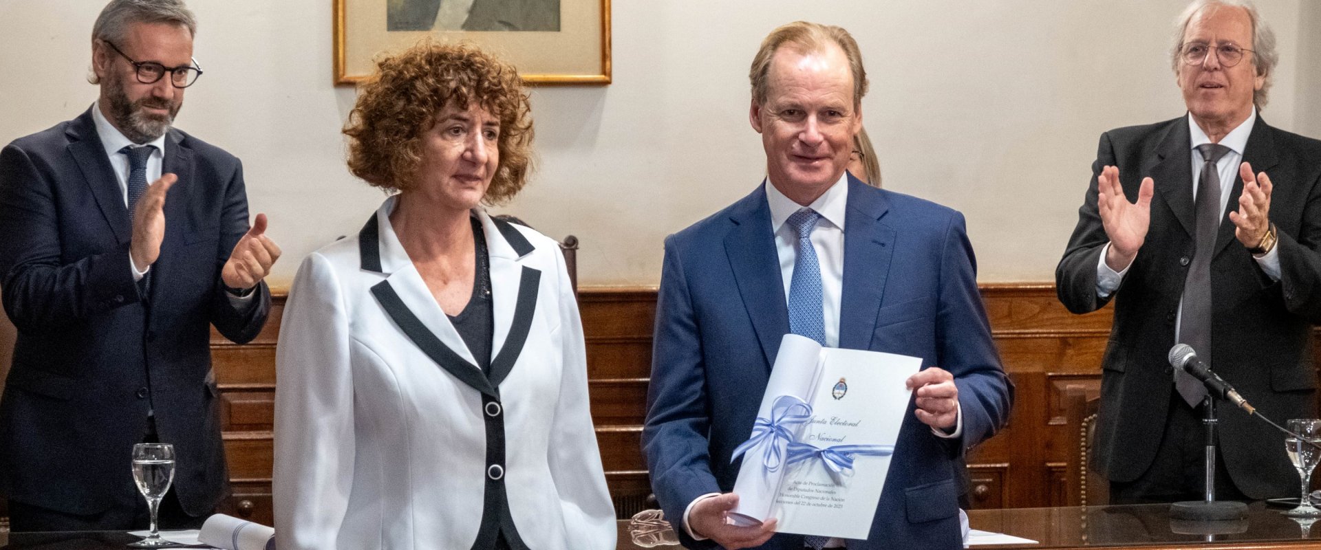 Bordet garantizó pago de sueldos y aguinaldo: “Entrego una provincia ordenada”