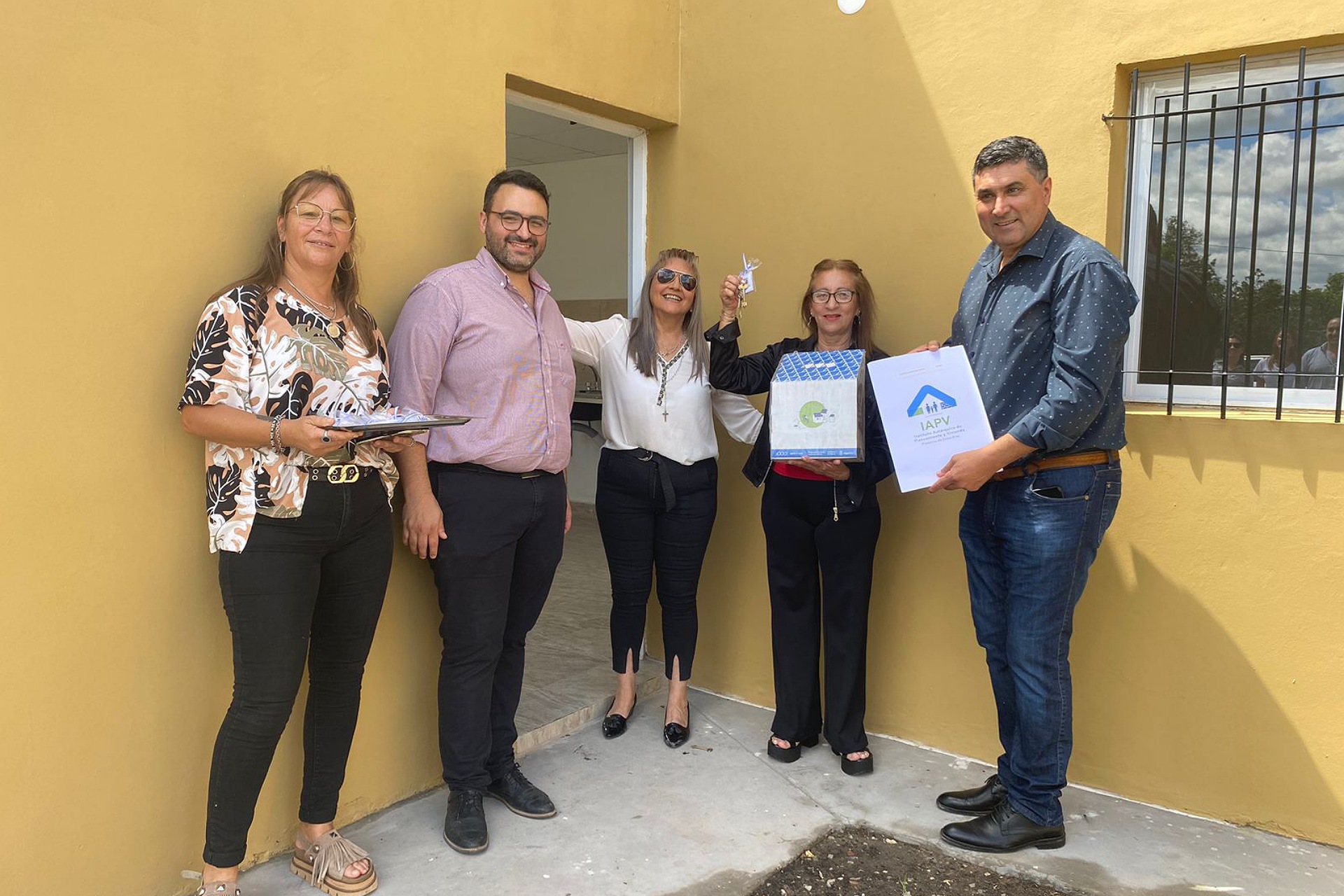 Familias de San Gustavo recibieron su casa propia 