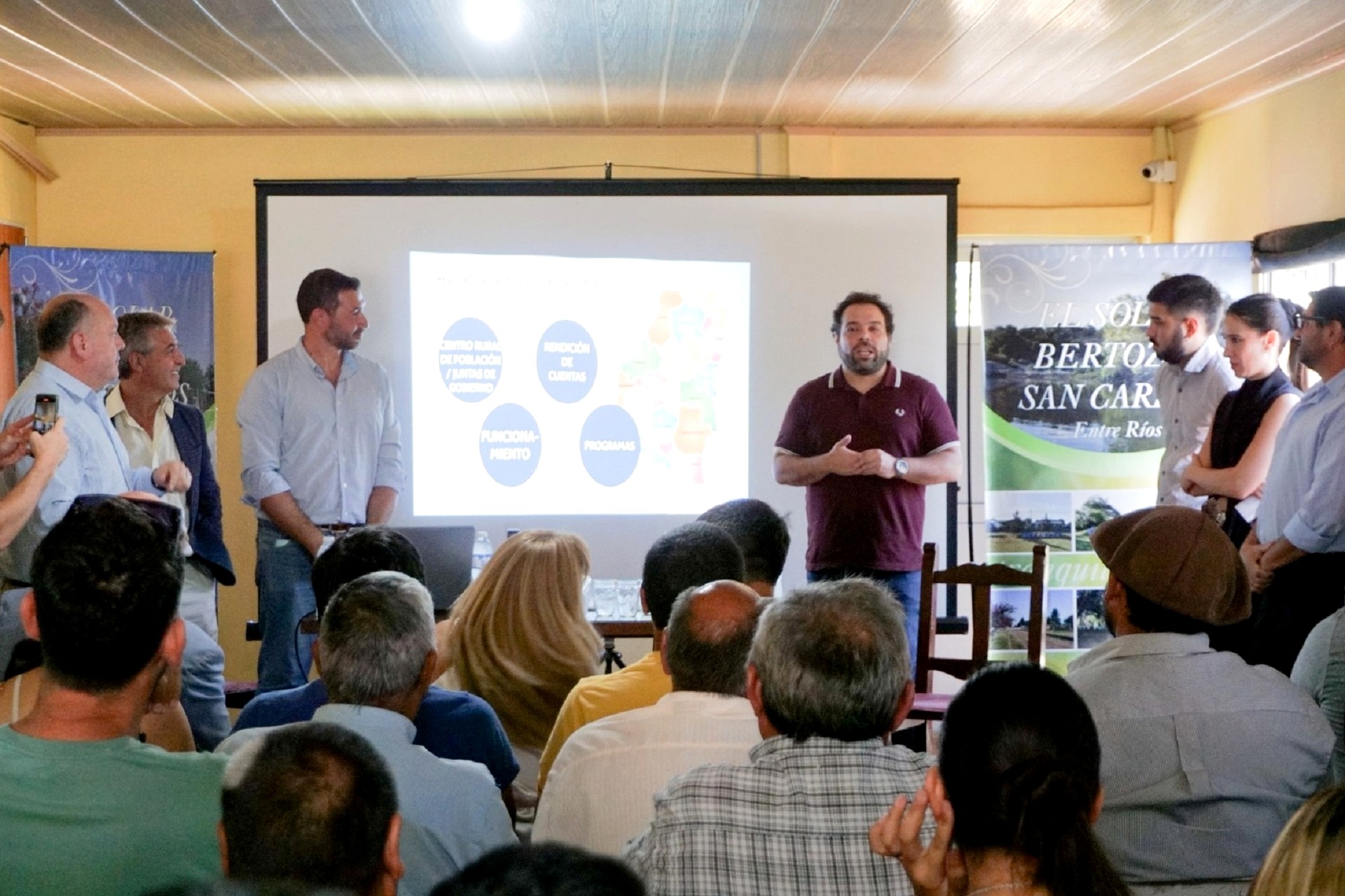 El gobierno capacitó a presidentes de juntas de gobierno de La Paz
