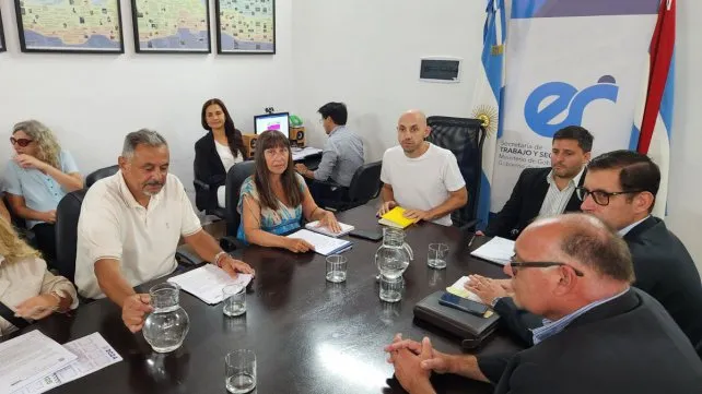 El gobierno convocó a los gremios estatales y docentes a paritaria el próximo lunes