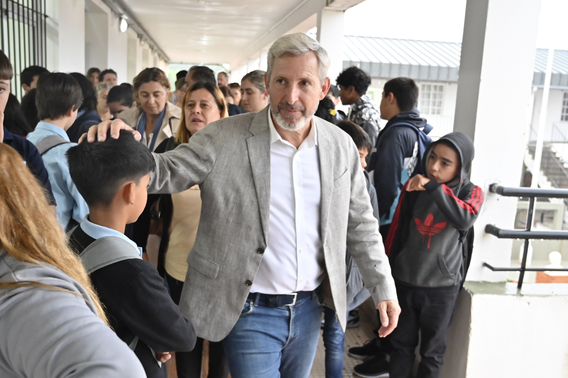 Frigerio: “La escuela tiene que volver a ser el lugar más importante en cada ciudad de la provincia”