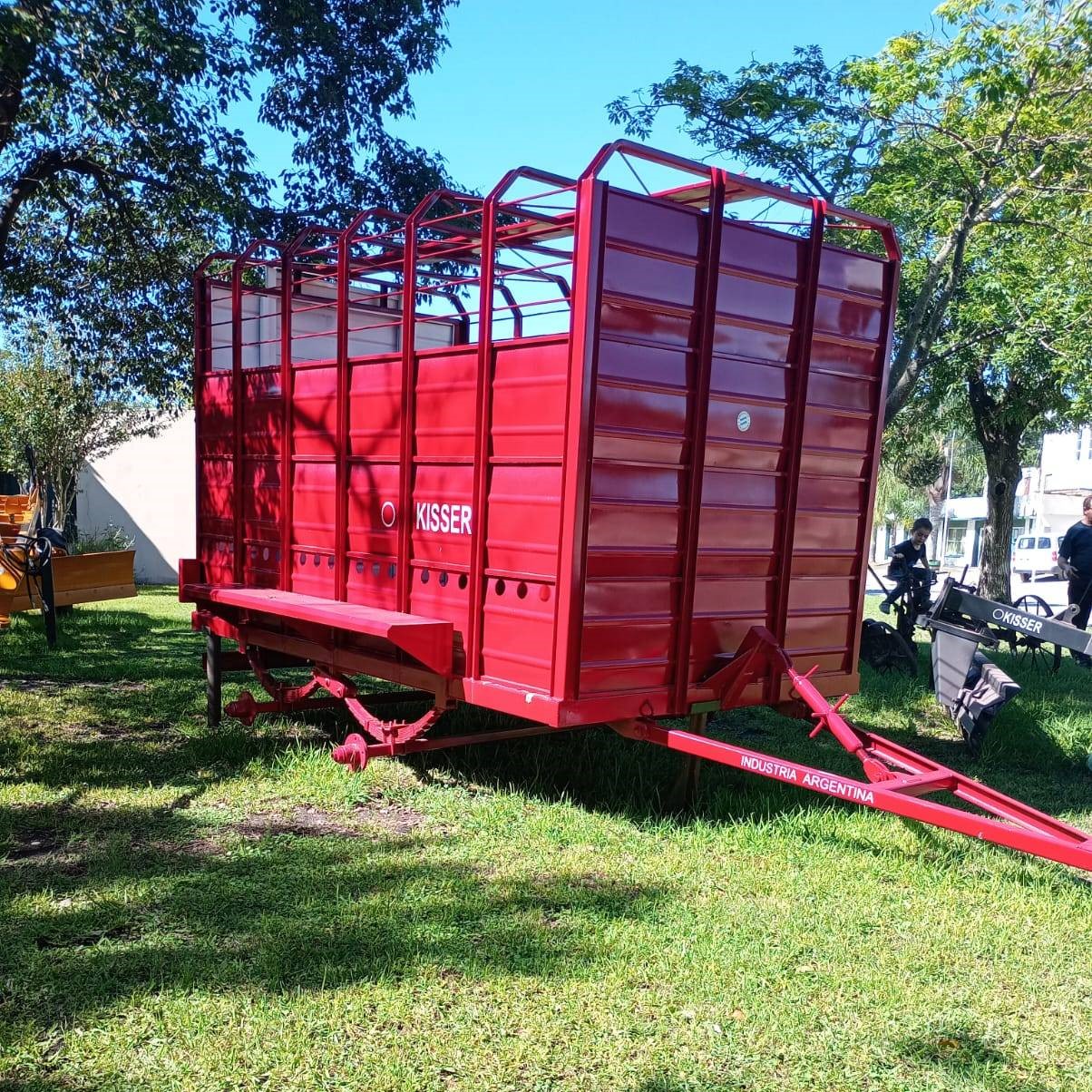Santa Elena presentó su Área Industrial a una metalúrgica de Hasenkamp   