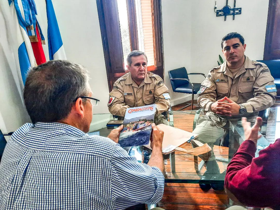 El intendente Walter Martin recibió a autoridades de la Prefectura