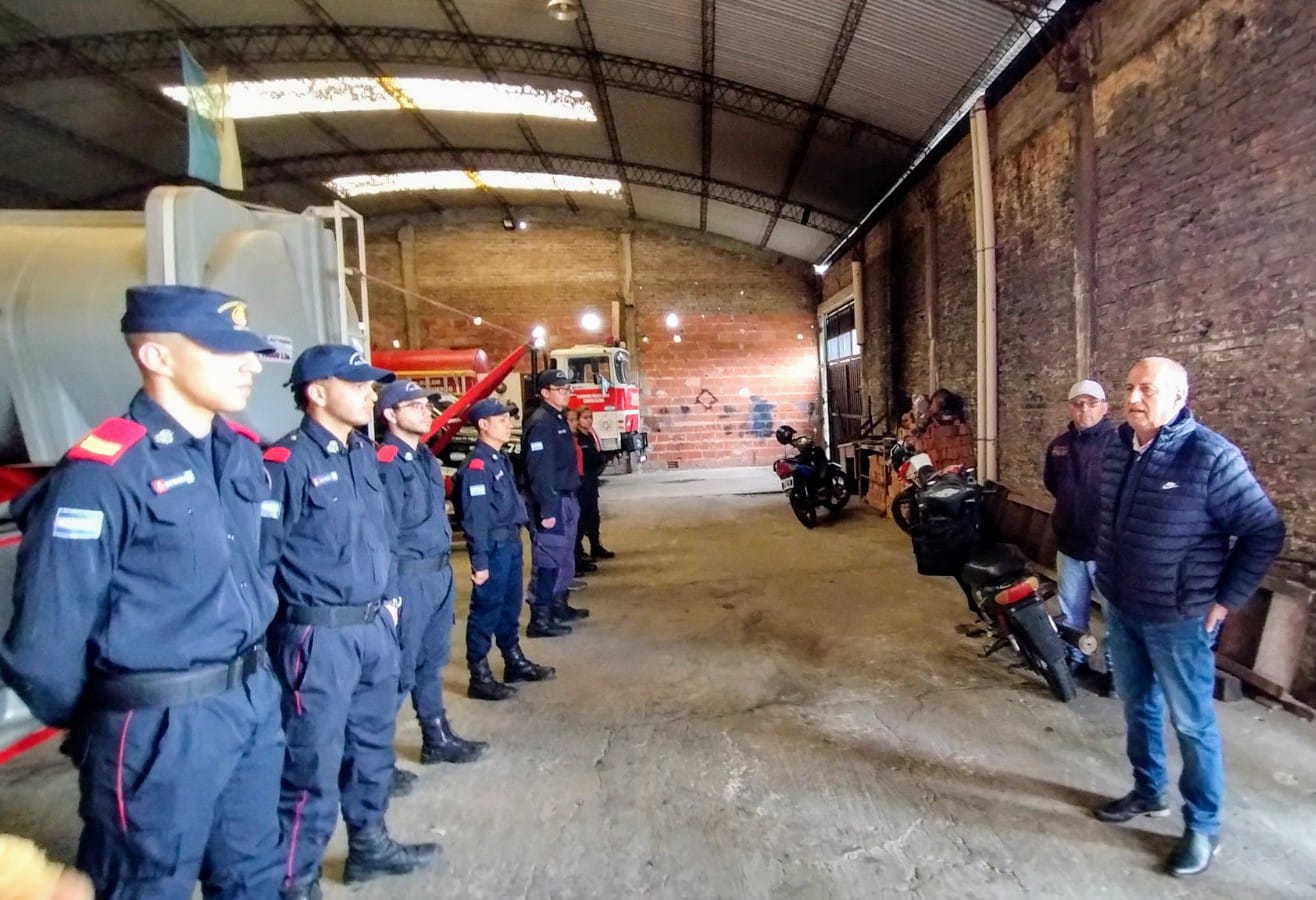 Rossi entregó aportes económicos a Bomberos Voluntarios