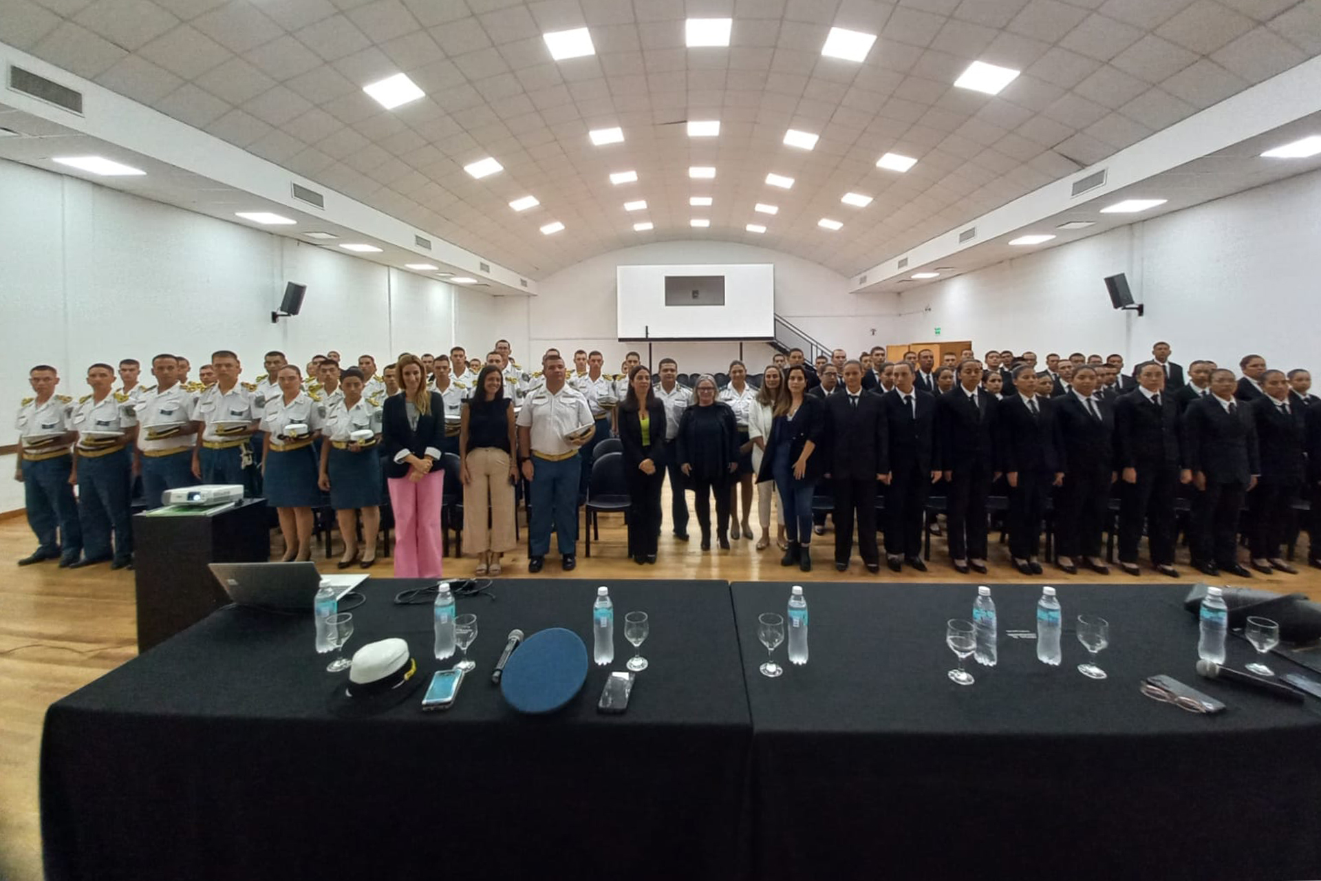 Realizarán jornadas de sensibilización y capacitación en lengua de señas con futuros oficiales de policía