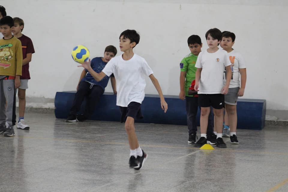 Invitan a sumarse a la Escuela Municipal De Vóley y Handball