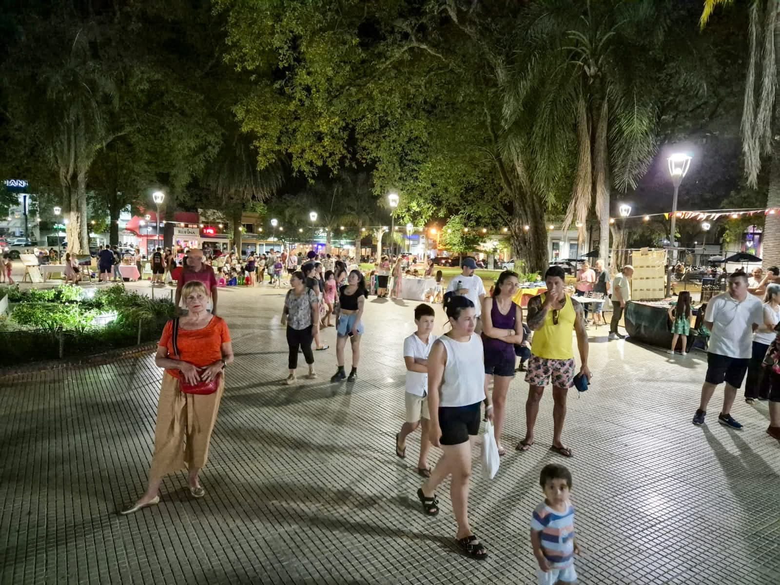 Este sábado habrá feria y música en la Plaza