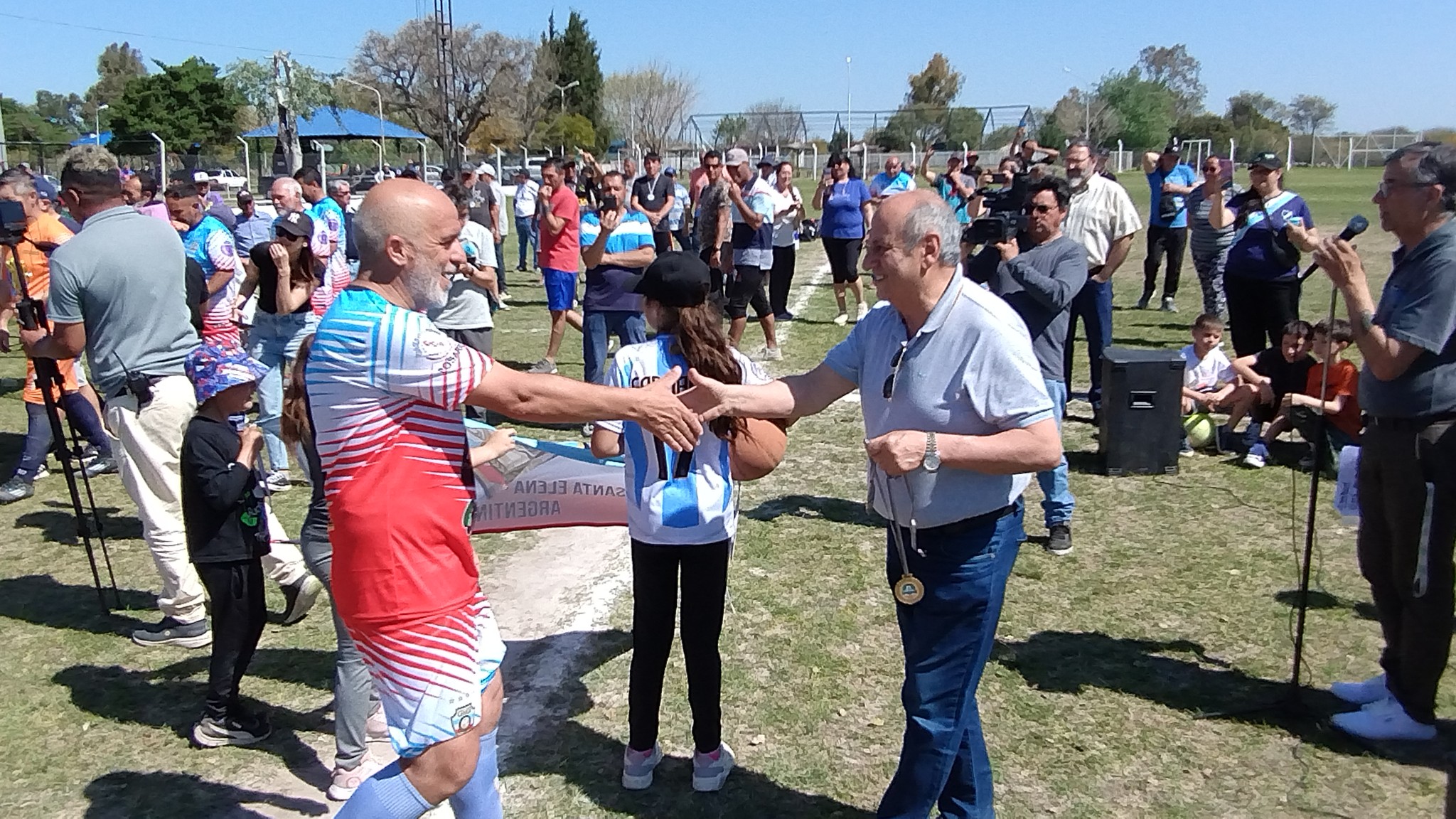 Exitoso Torneo Internacional de Futbol Senior en Santa Elena