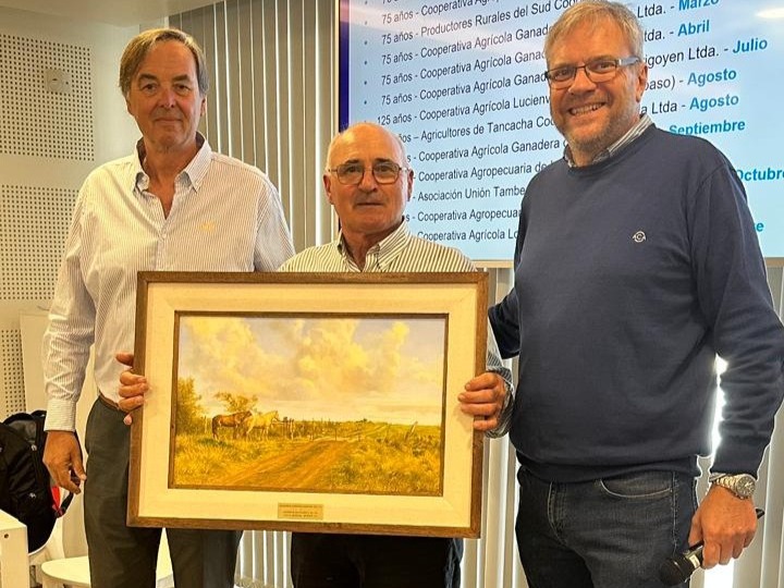 Ronald Garnier recibió un homenaje en el 75° aniversario de la CALP