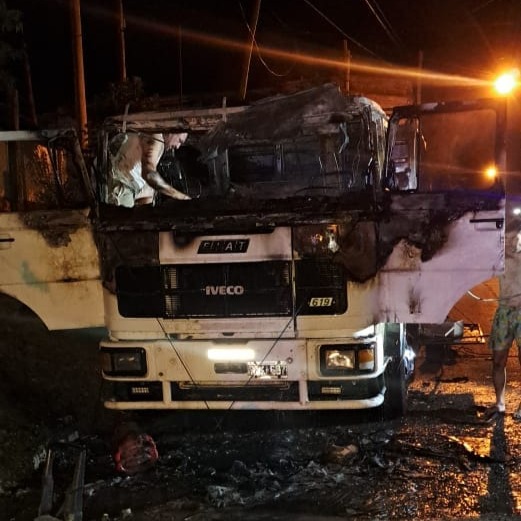 Camión se incendió en Barrio Congo y denuncian robo de herramientas