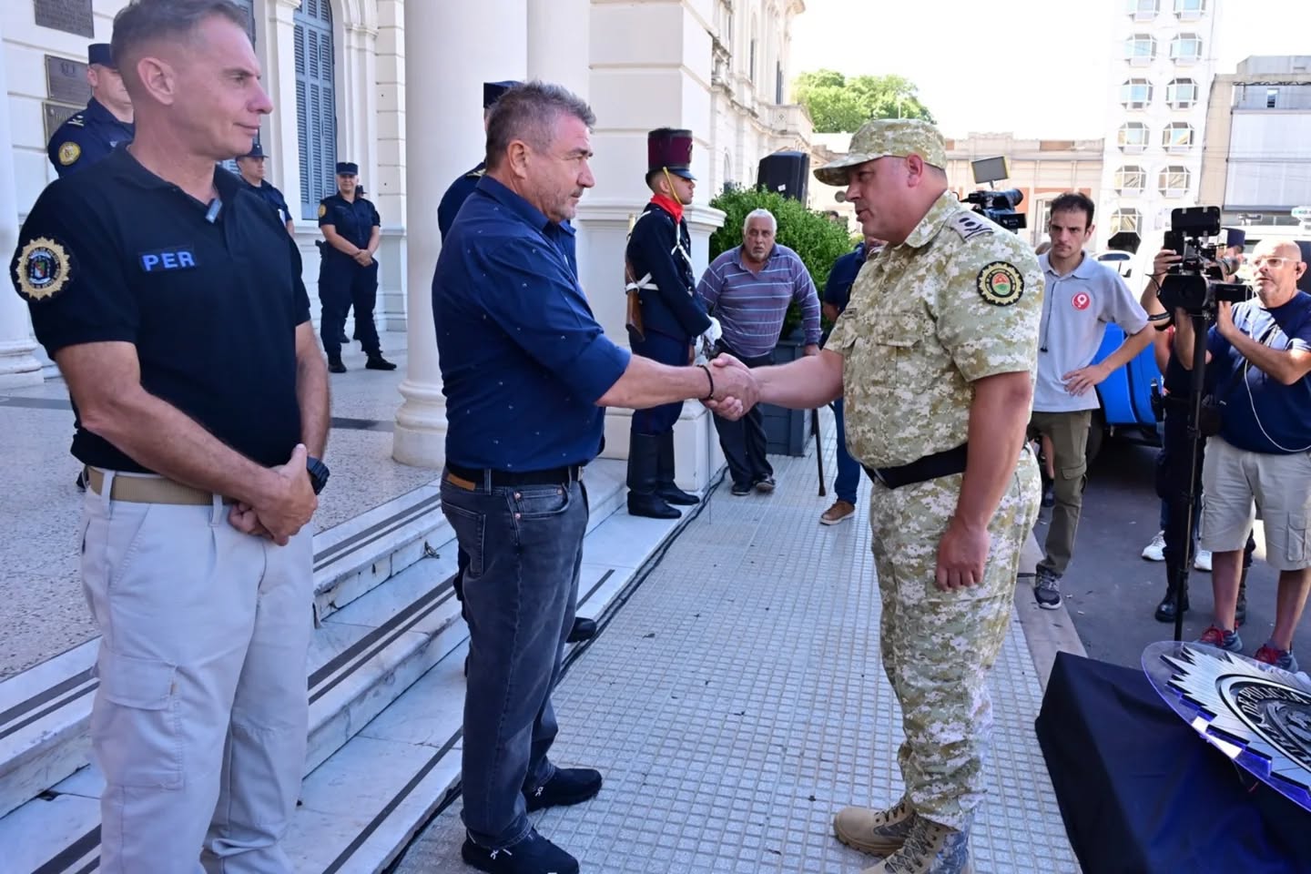 “Si atacan a un policía, puede devolver el fuego”: Roncaglia respalda disparar en defensa propia