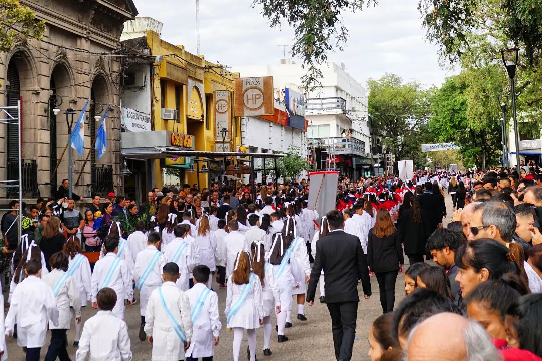Avanzan los preparativos para el desfile del 9 de Julio en La Paz