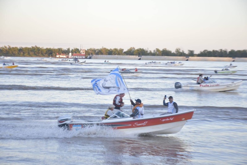 Más de 180 lanchas participan de la 31° Fiesta del Surubí Entrerriano