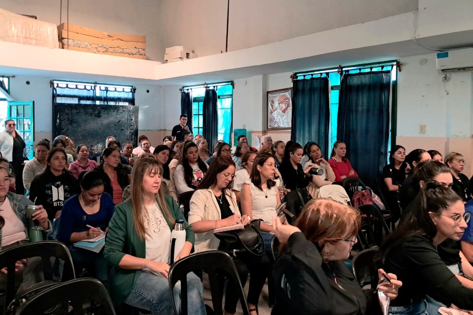 Trabajadores de establecimientos sanitarios del departamento se capacitan en bioseguridad e higiene