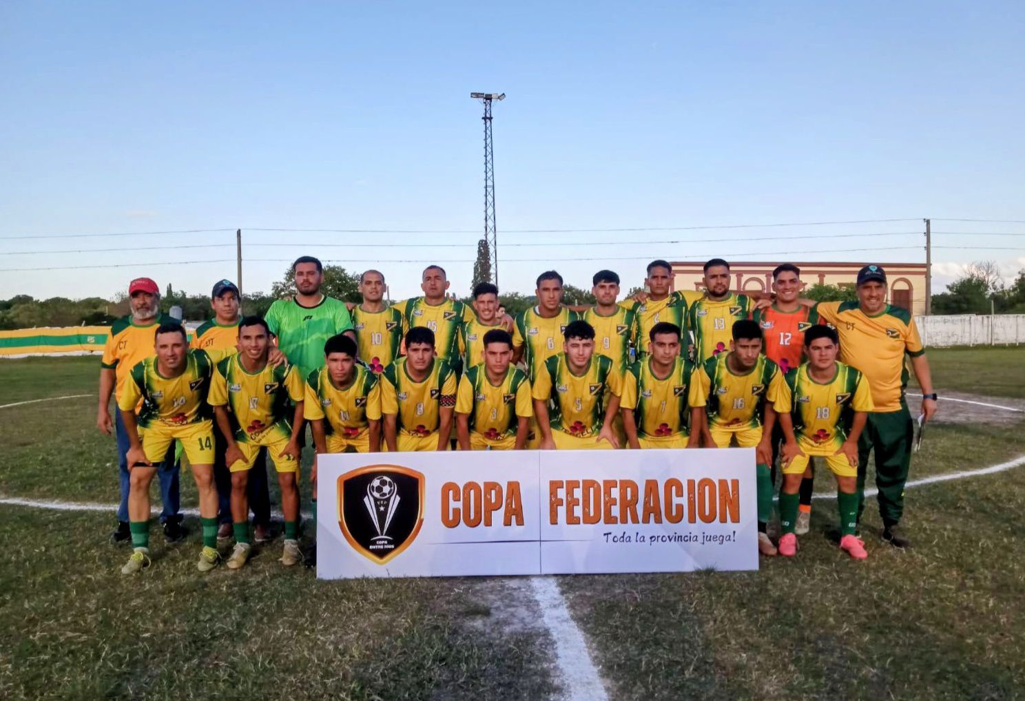 Caballú goleó en casa y sueña con la copa