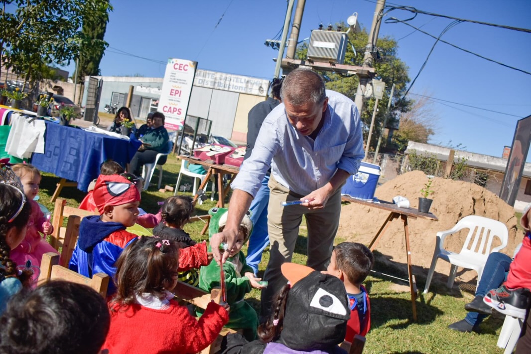 Ecocanje, salud y juegos: una jornada integral por el Mes de los Jardines