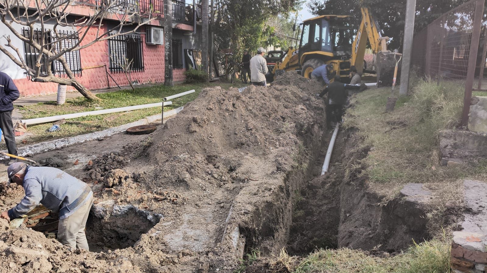Mejoran las redes cloacales en Barrio Martín García de Santa Elena