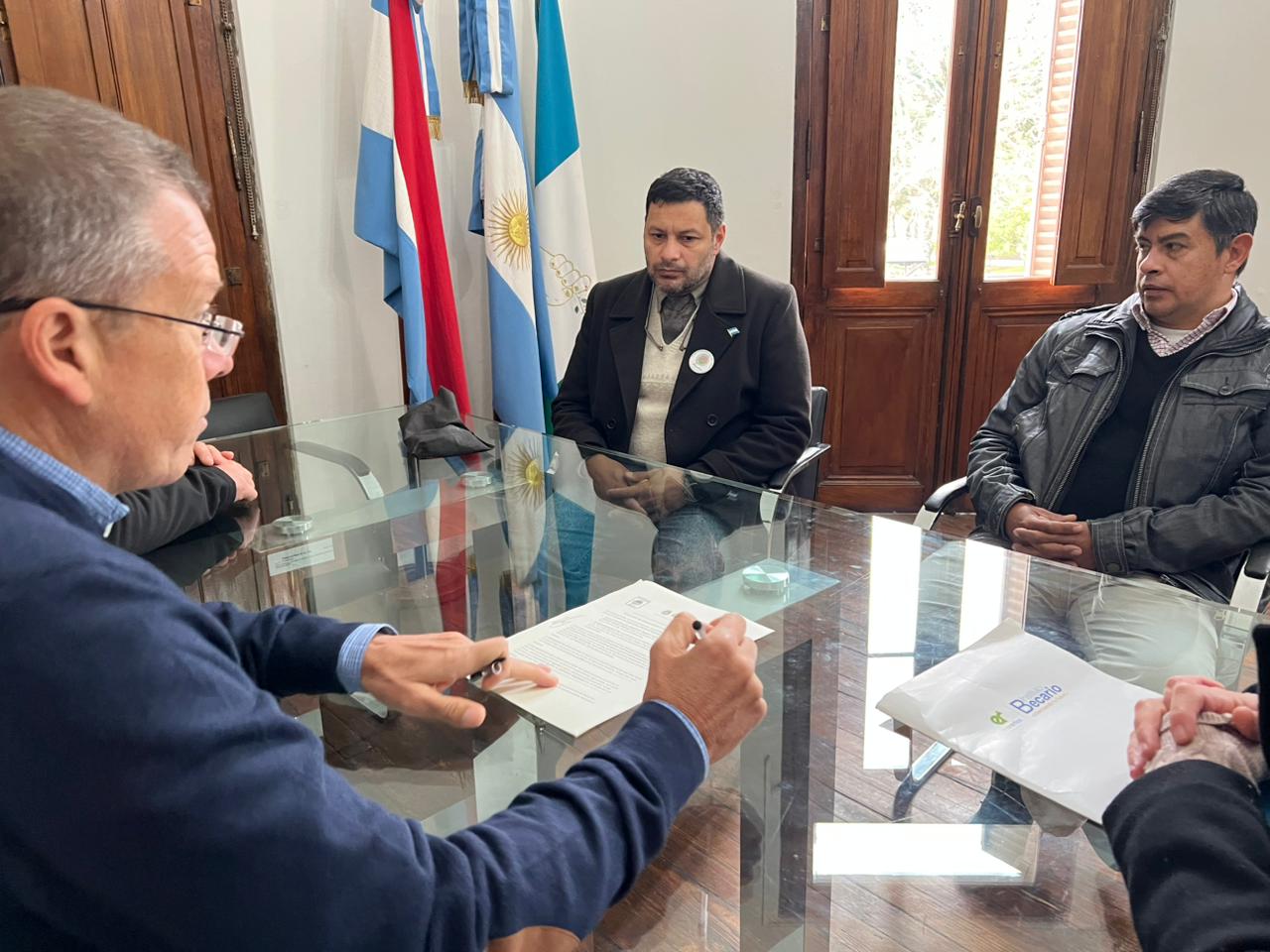 Martin firmó un convenio para impulsar nuevas capacitaciones en oficios
