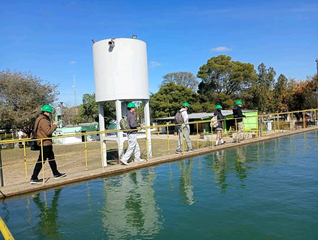 Alumnos del Sarmiento visitaron la Planta Potabilizadora de Santa Elena