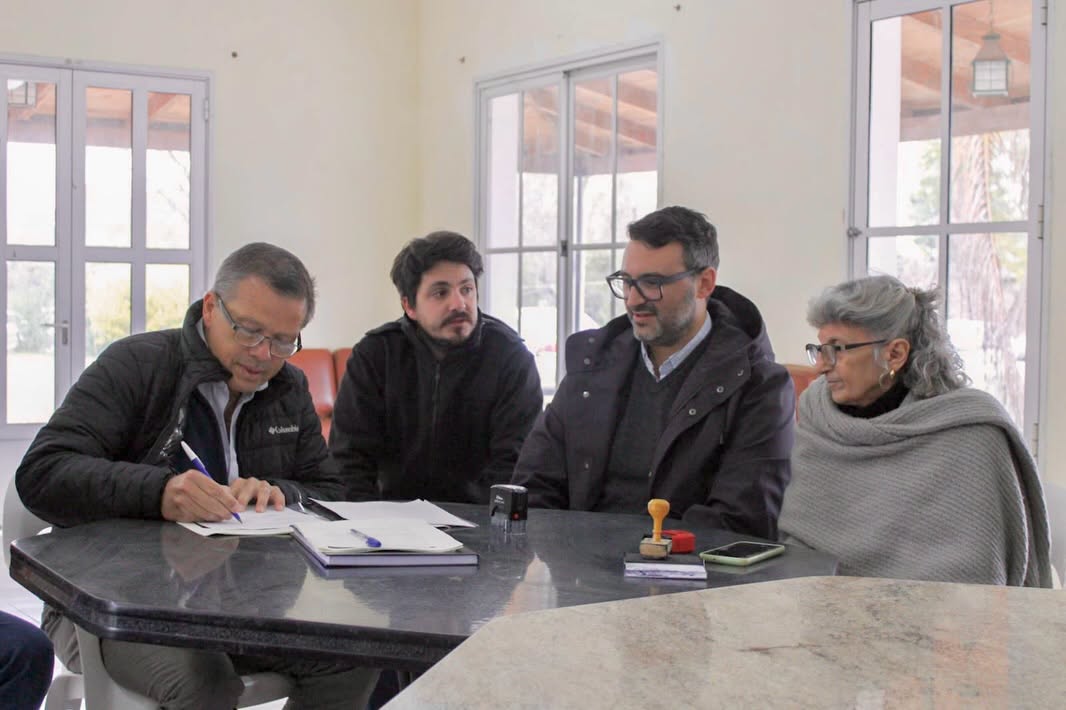 La Municipalidad y CANA firmaron un convenio para fortalecer la inclusión de jóvenes con discapacidad