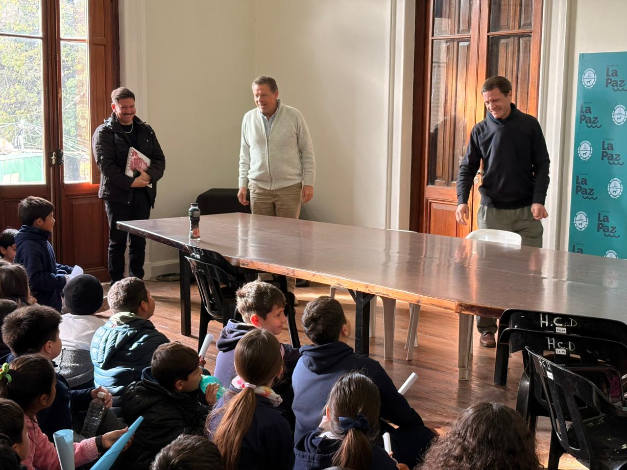 Alumnos de la Escuela N.º 1 conocieron la Municipalidad y el Museo Regional de La Paz