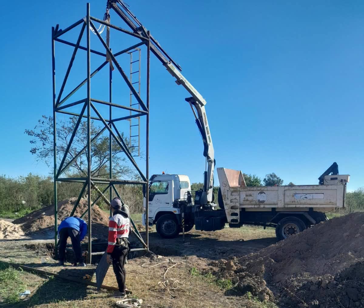 Santa Elena avanza con obras de cloacas y agua en distintos barrios