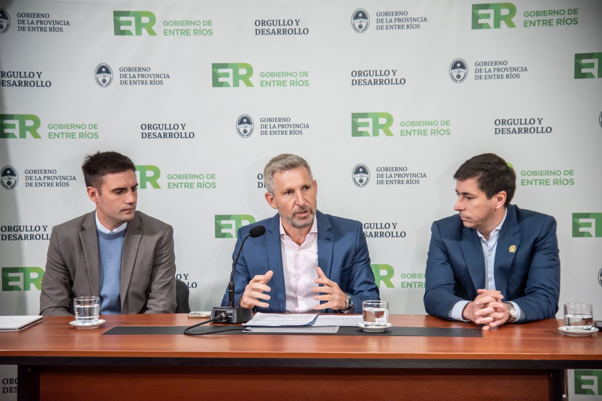 Frigerio anunció un programa para cuidar el salario y la capacidad económica de empleados públicos y jubilados