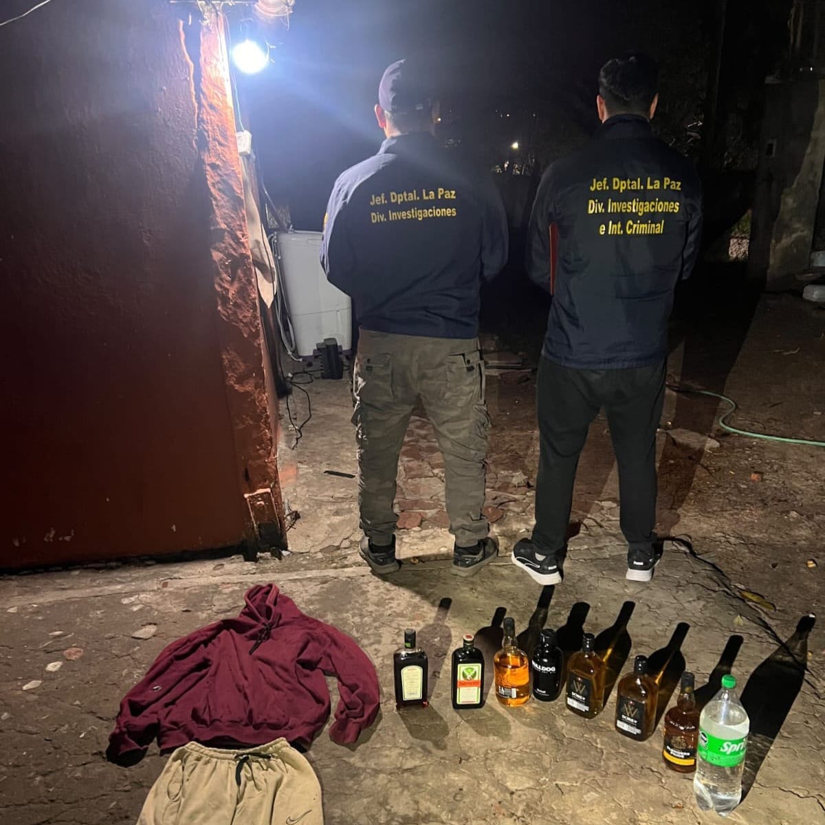Allanaron una vivienda y luego hallaron elementos buscados cerca de Paseo La Aventura